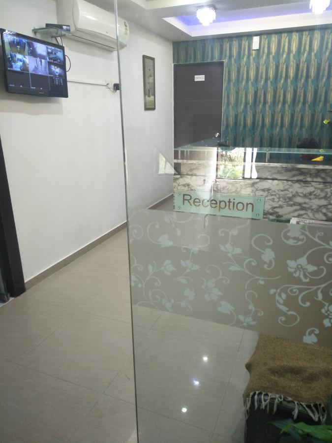 Hotel Ambience Sarkhej Extérieur photo